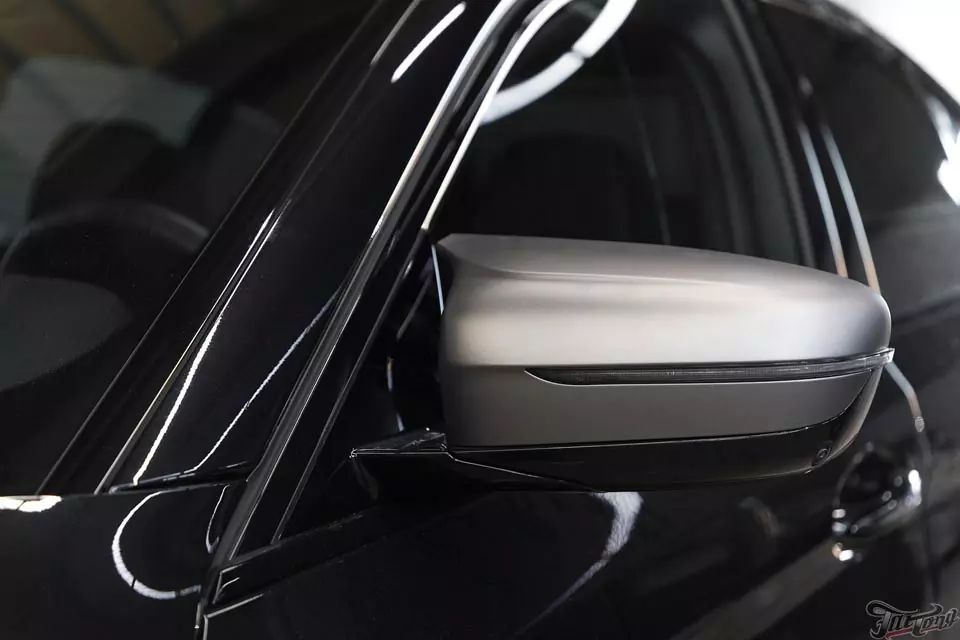 BMW M550i. Окрас и установка зеркал от F90. Изготовление и установка светодиодных плат в задние катафоты.
